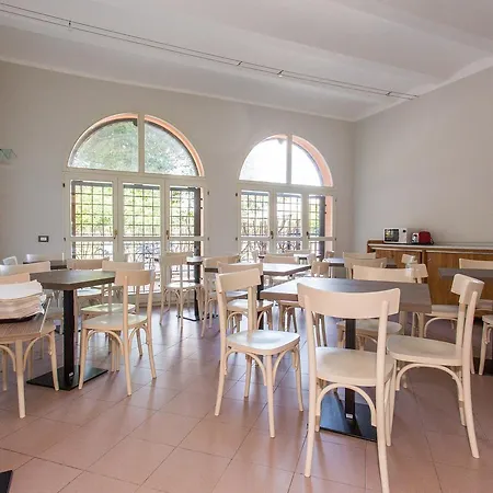 Student's Estense Hostel *