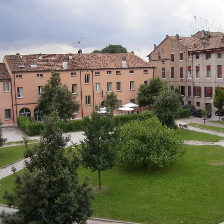 Student's Estense Ferrara